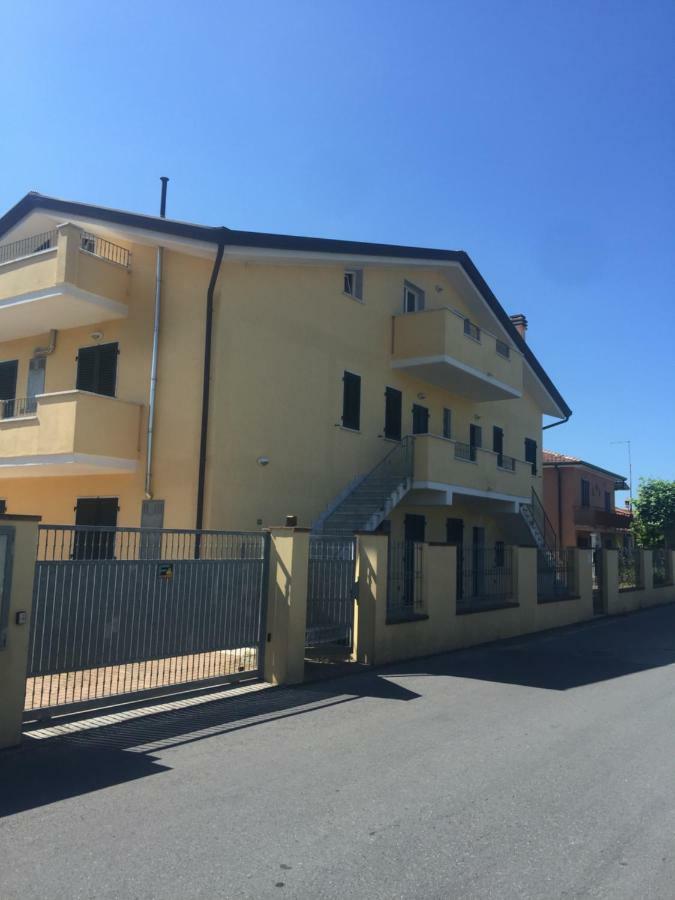 B&B Gigi' 马里纳迪马萨 外观 照片